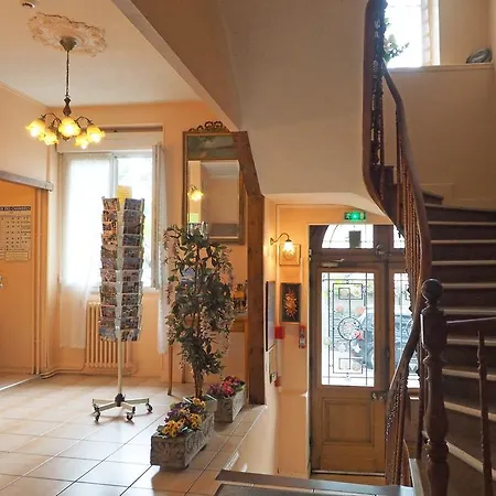 Готель Helios 2*